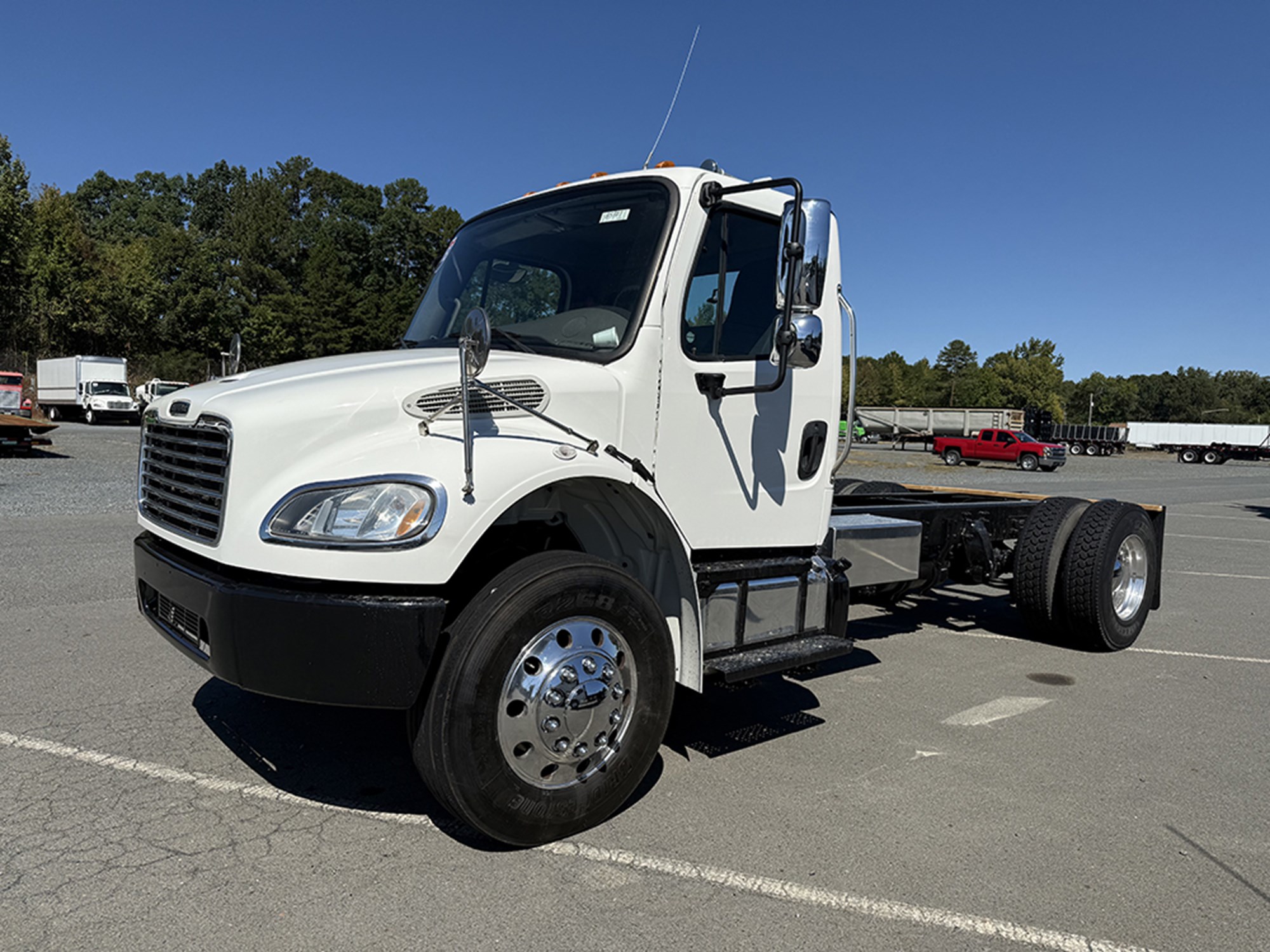 2015 Freightliner M2 - image 1 of 6