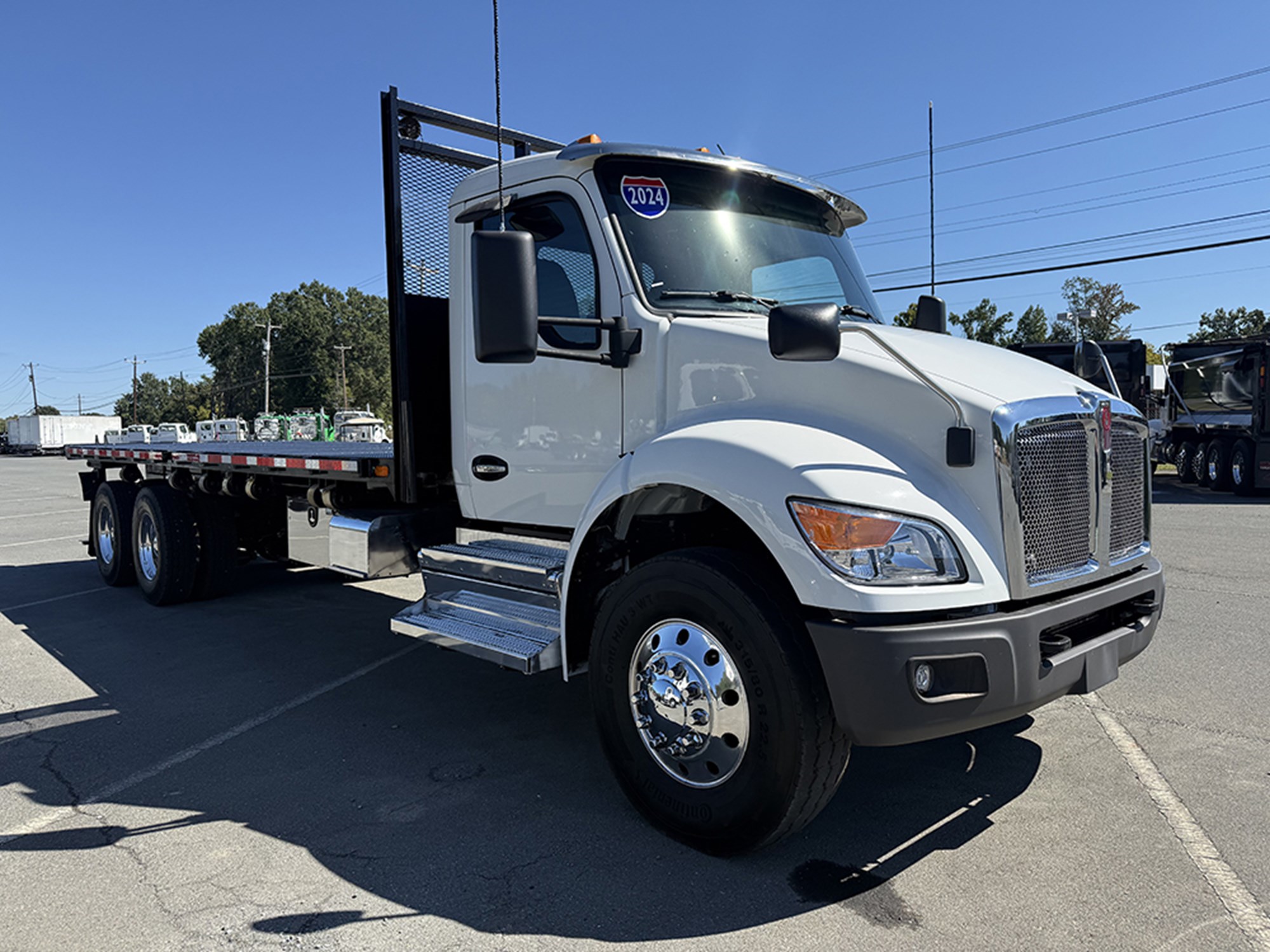 2024 Kenworth T480 - image 2 of 6