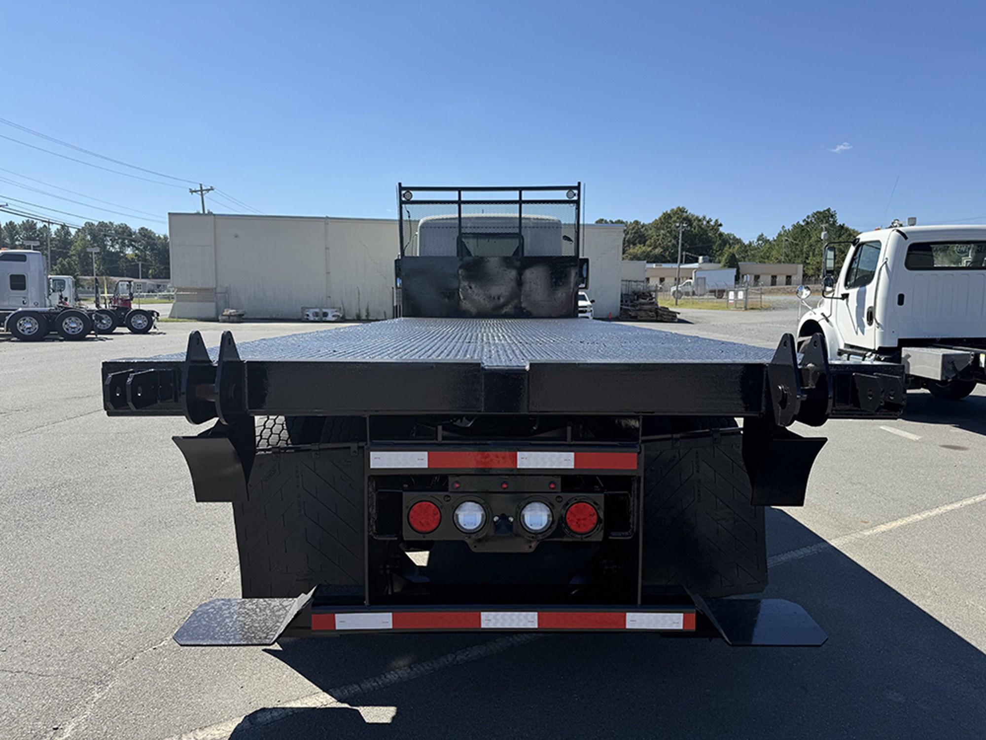 2024 Kenworth T480 - image 5 of 6