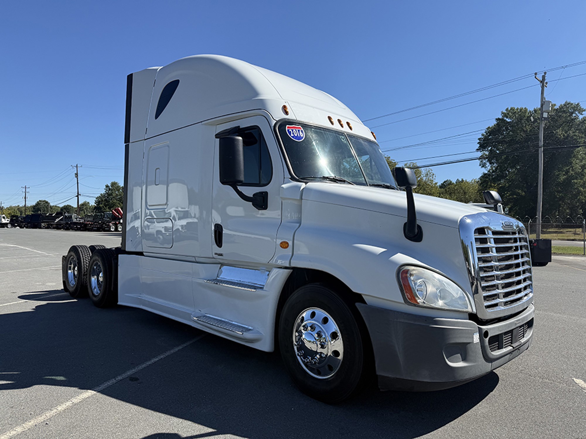 2016 Freightliner Cascadia — photo 2