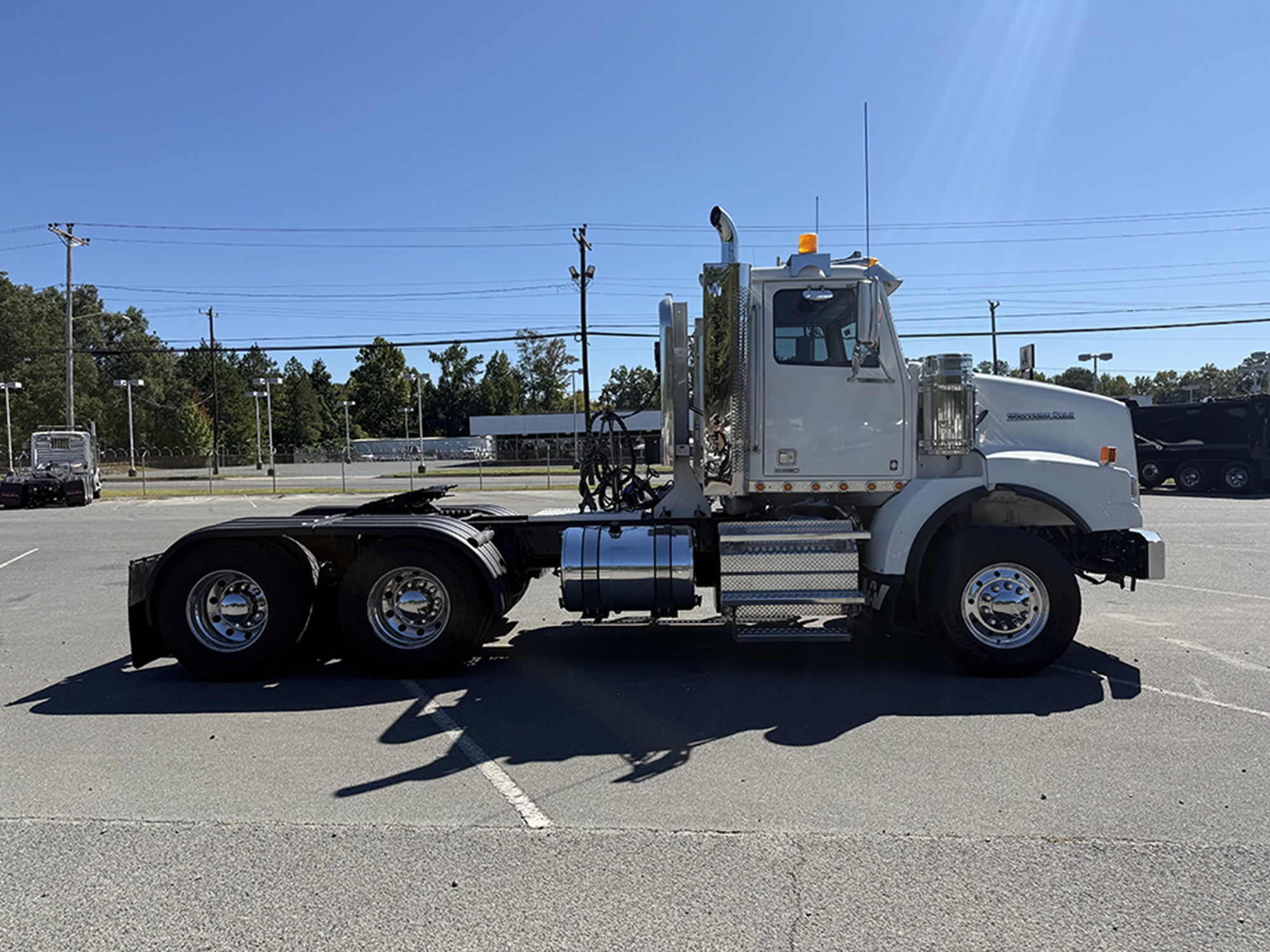 2022 Western Star 4900 2022 Western Star 4900 - image 3 of 6