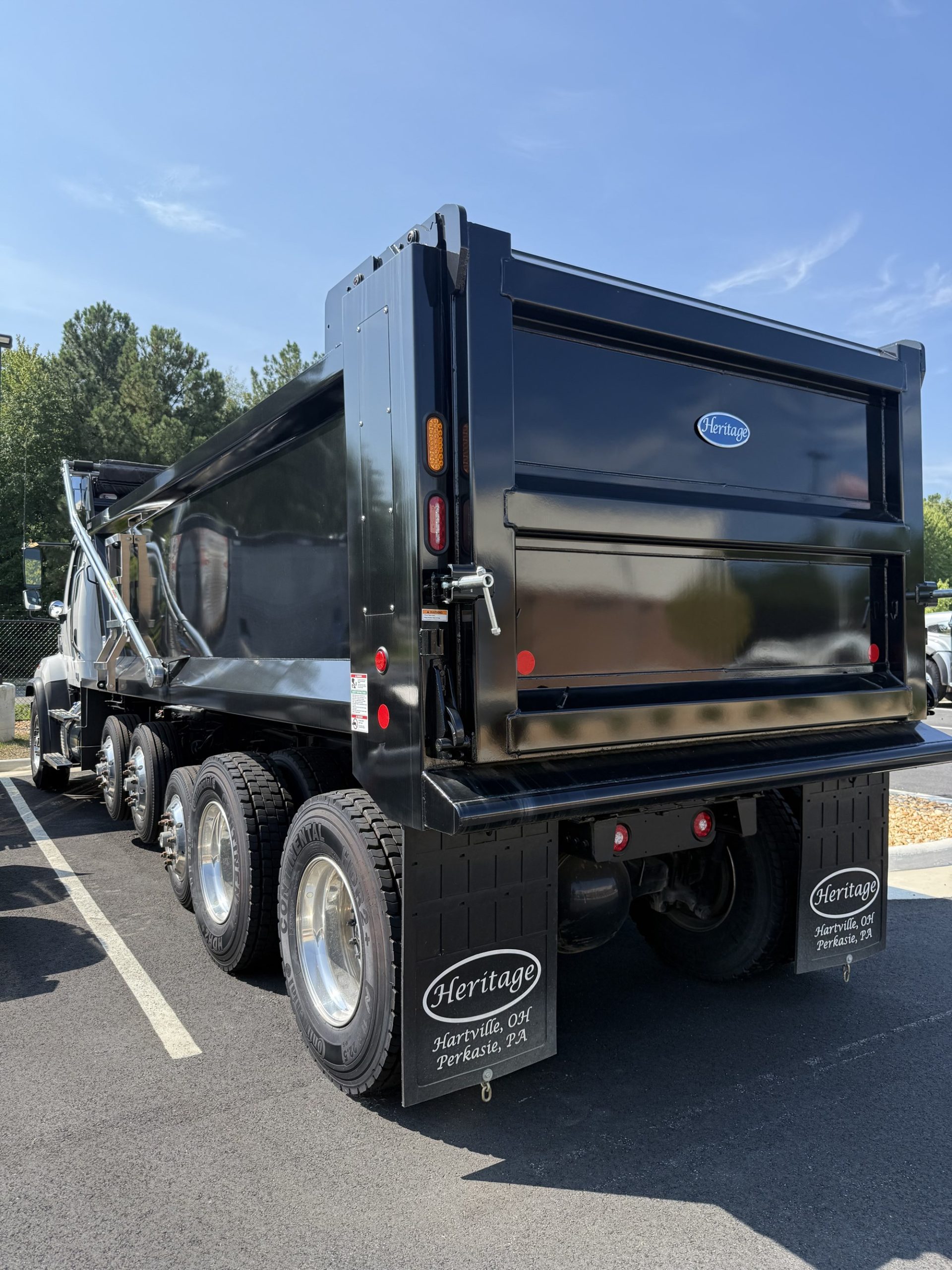 2026 Freightliner 114SD — photo 2