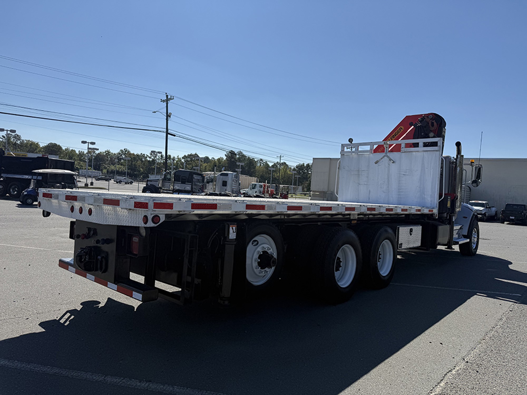 2019 Peterbilt 348 2019 Peterbilt 348 - image 5 of 6