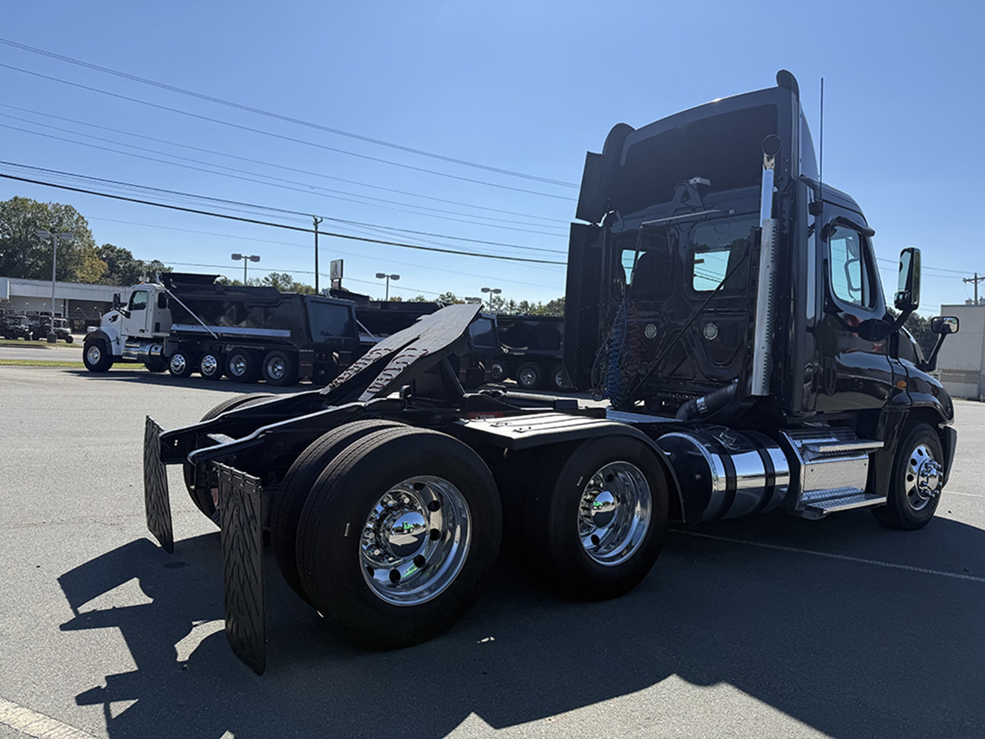 2014 Freightliner CA125 Cascadia 2014 Freightliner CA125 Cascadia - image 4 of 6