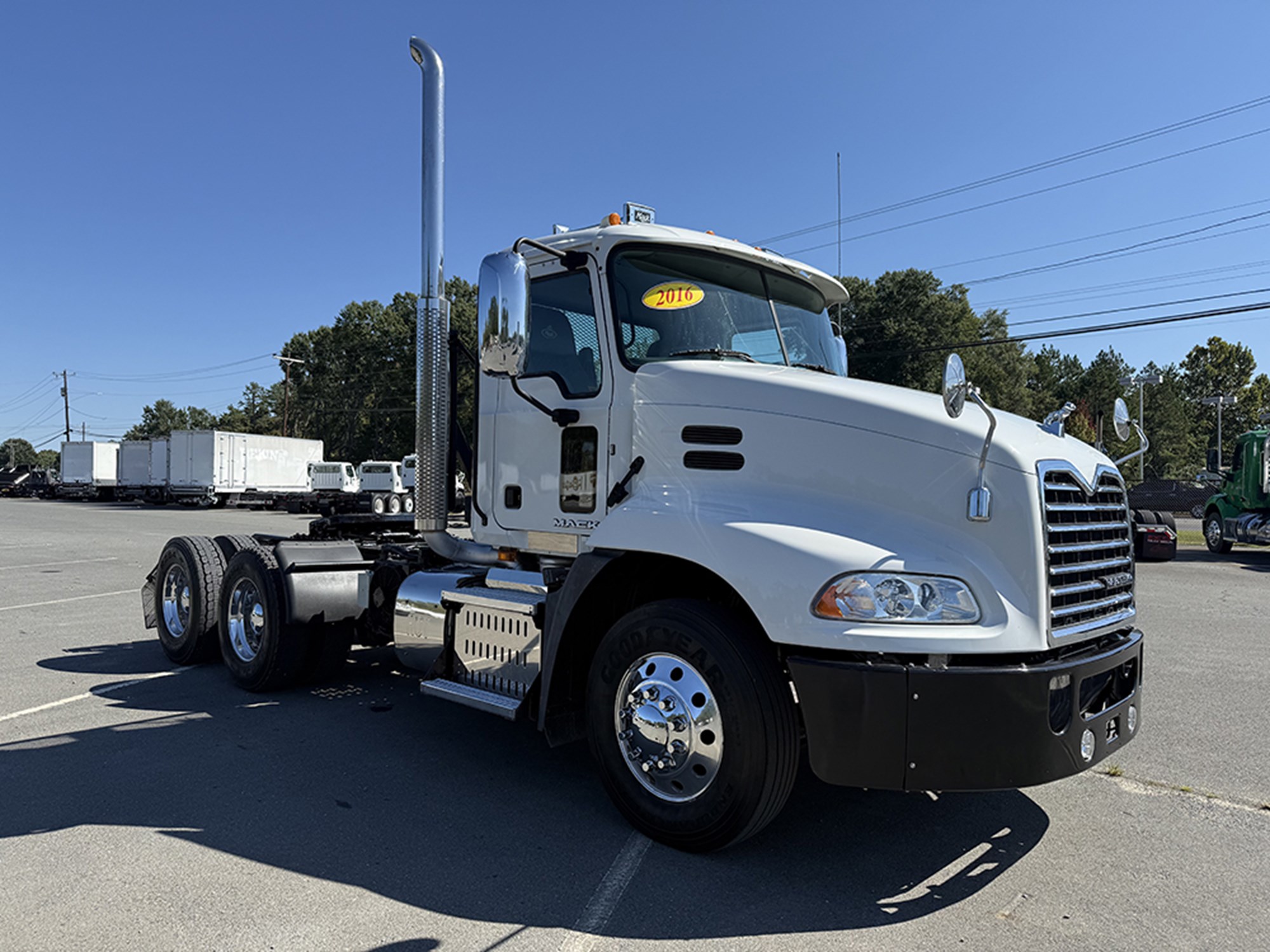 2016 Mack CXU (Pinnacle) 2016 Mack CXU (Pinnacle) - image 2 of 6