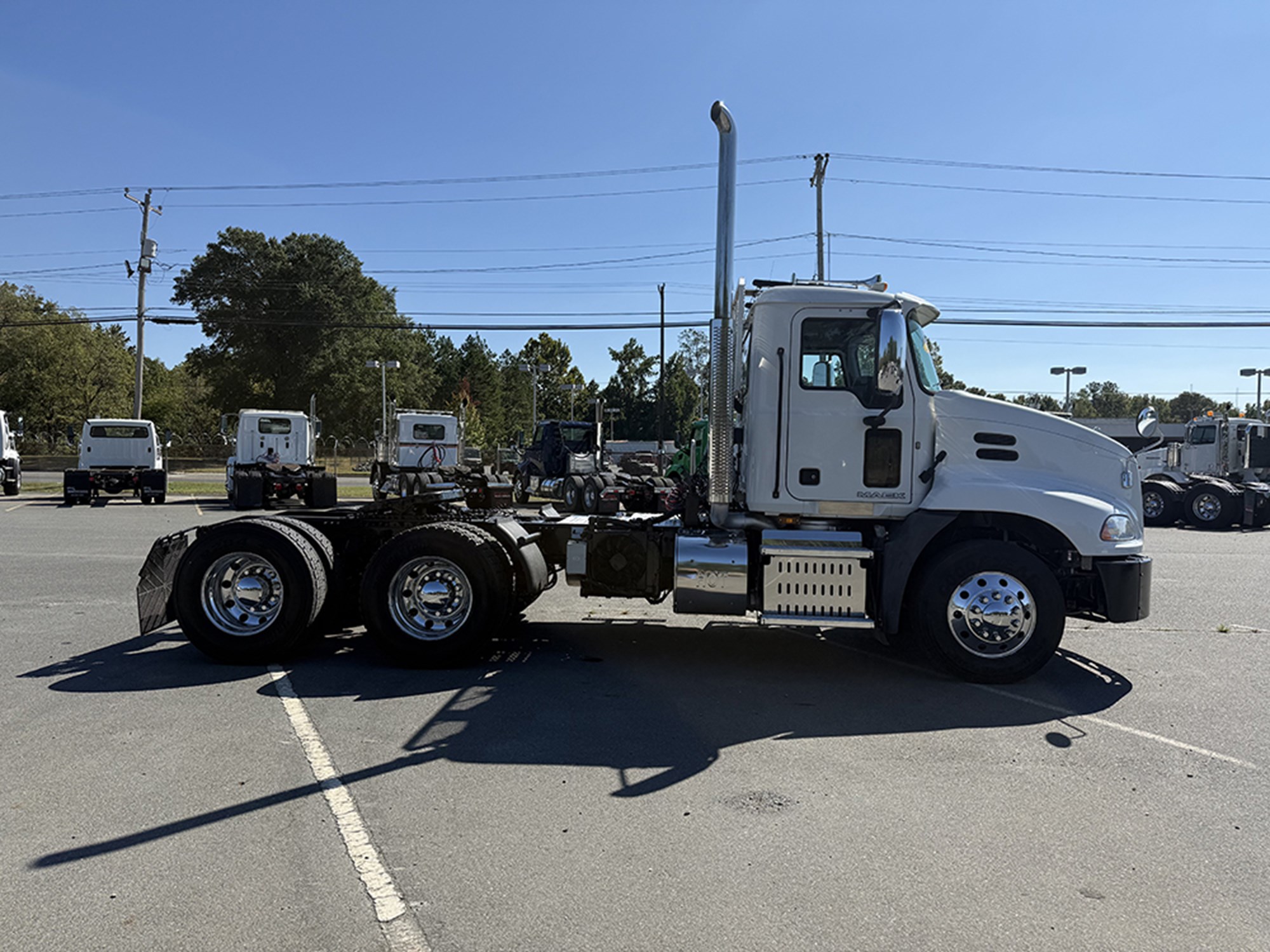 2016 Mack CXU (Pinnacle) 2016 Mack CXU (Pinnacle) - image 3 of 6