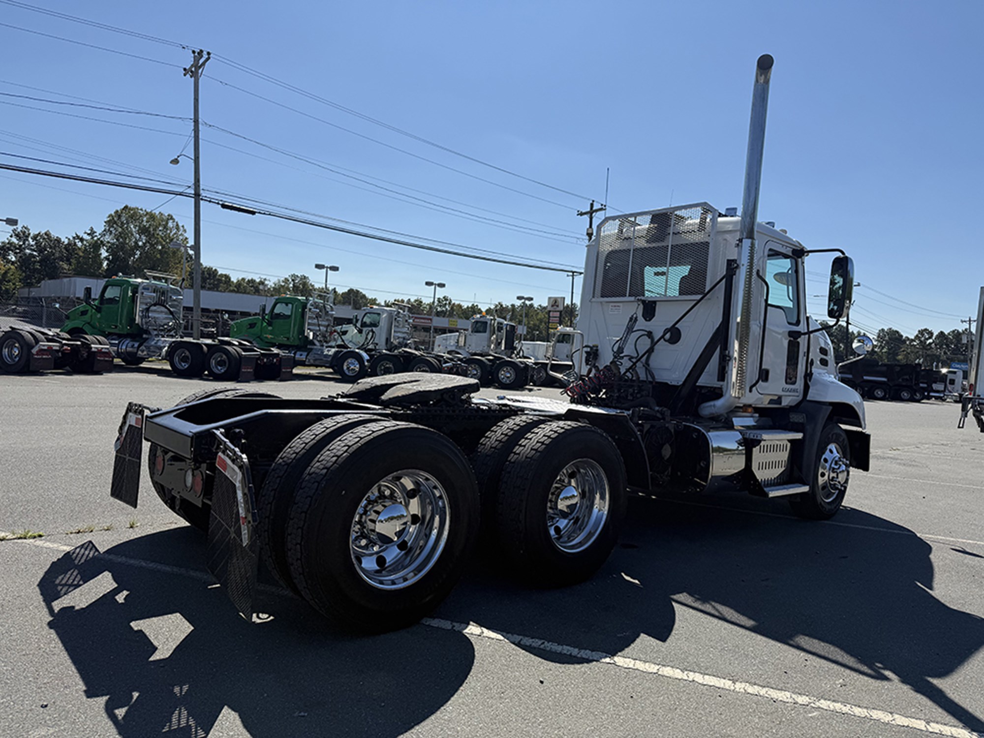 2016 Mack CXU (Pinnacle) 2016 Mack CXU (Pinnacle) - image 4 of 6