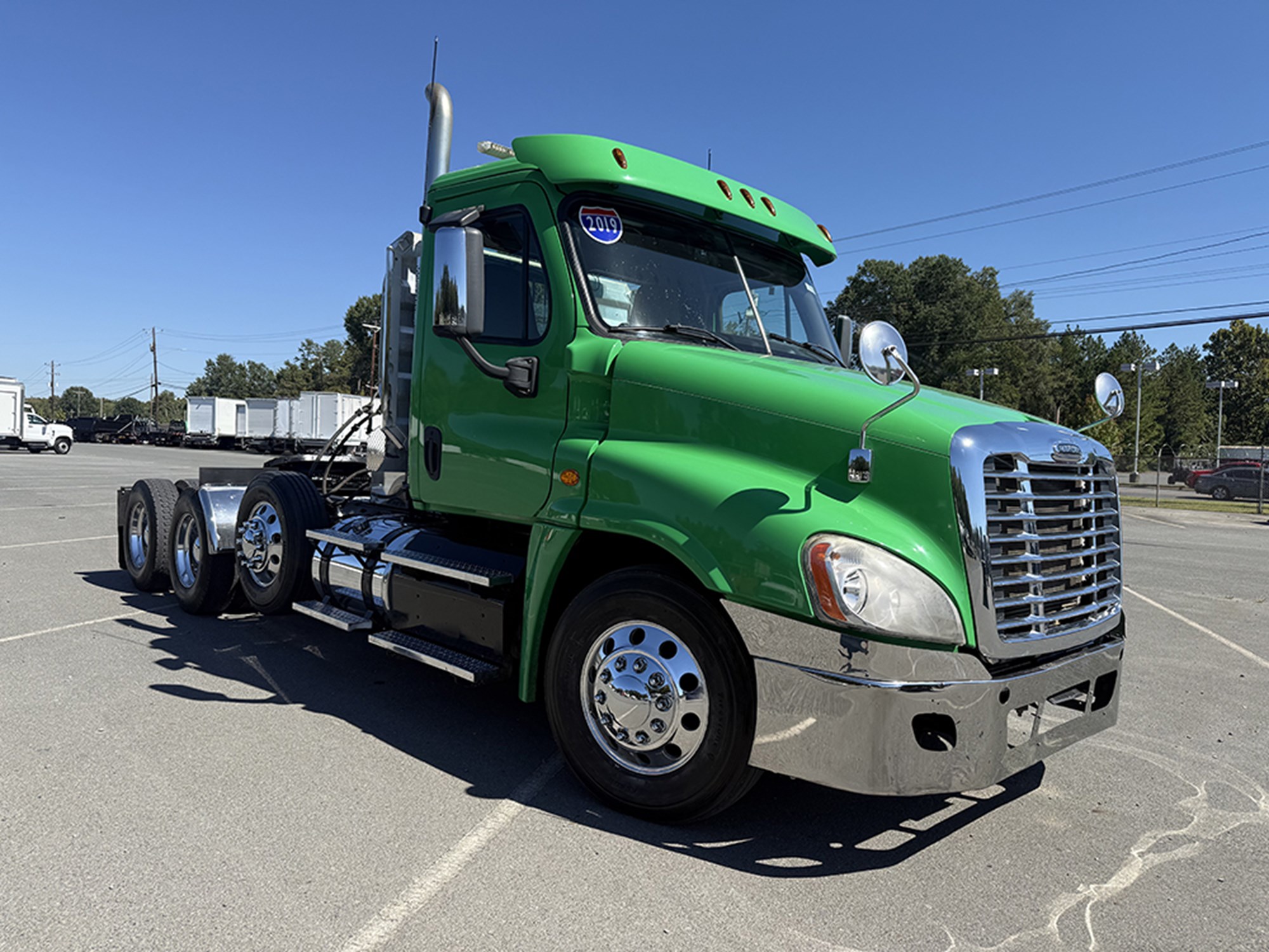 2019 Freightliner Cascadia 125 2019 Freightliner Cascadia 125 - image 2 of 6