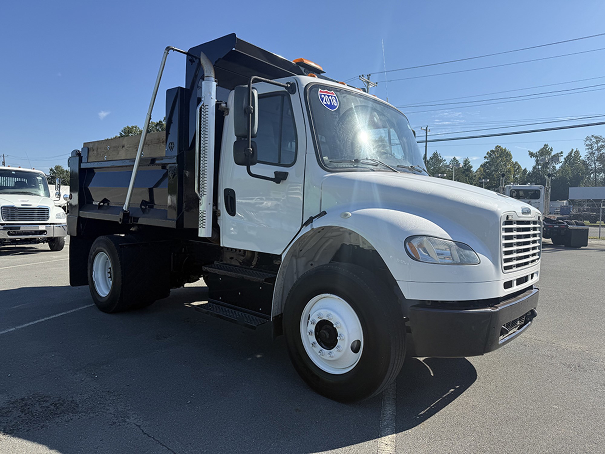 2018 Freightliner eM2 — photo 2