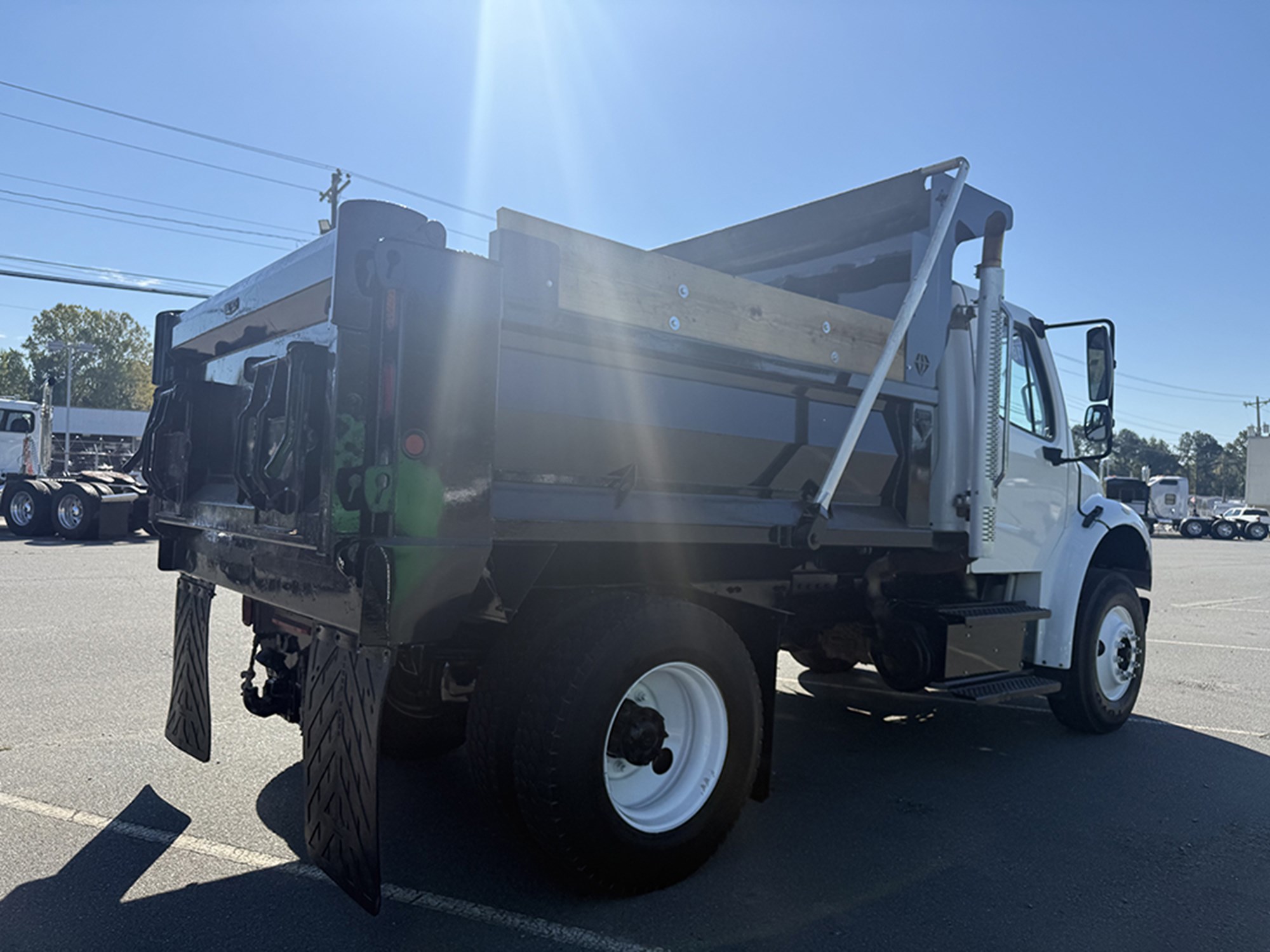 2018 Freightliner eM2 — photo 4