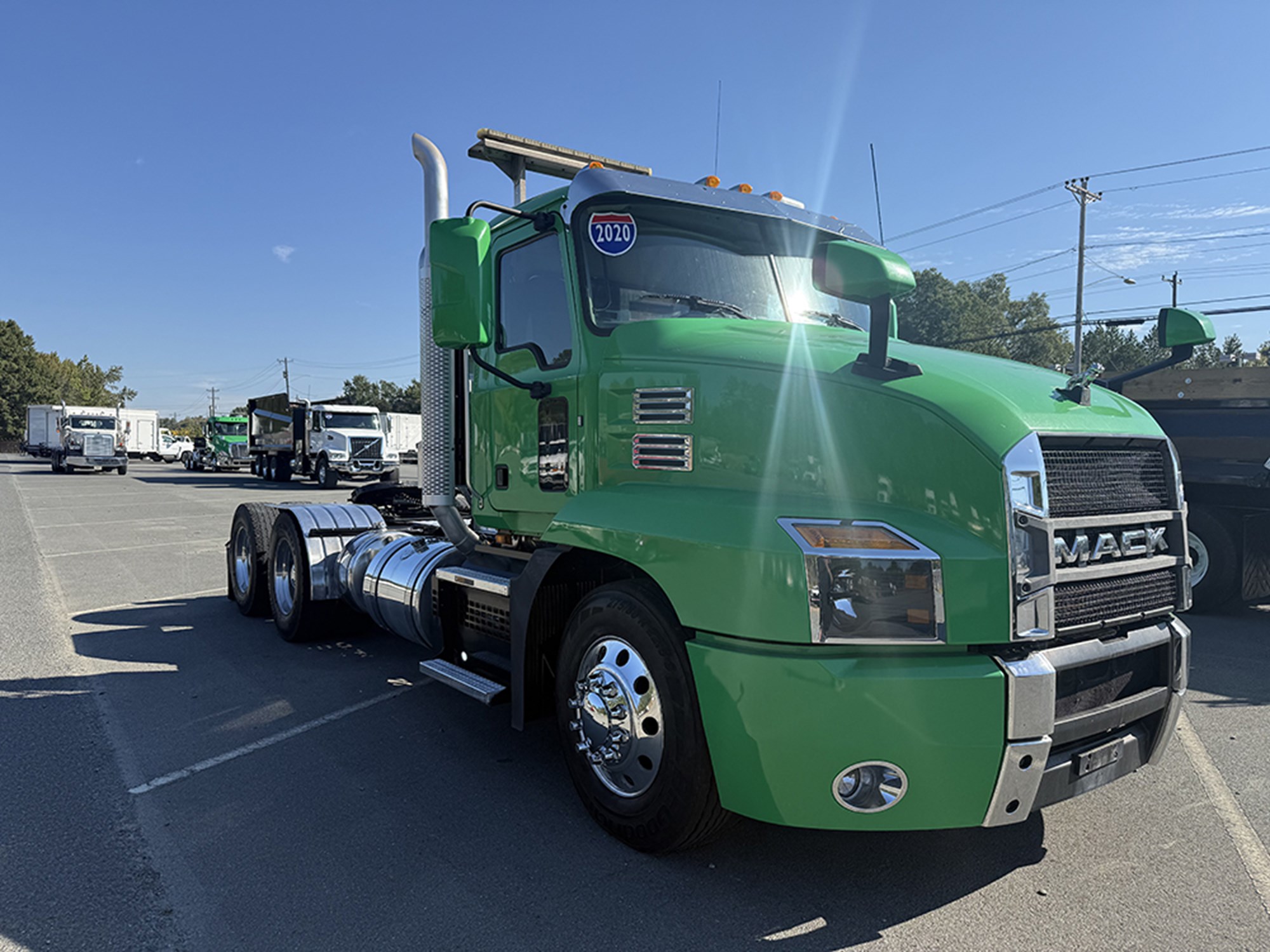 2020 Mack Anthem — photo 2
