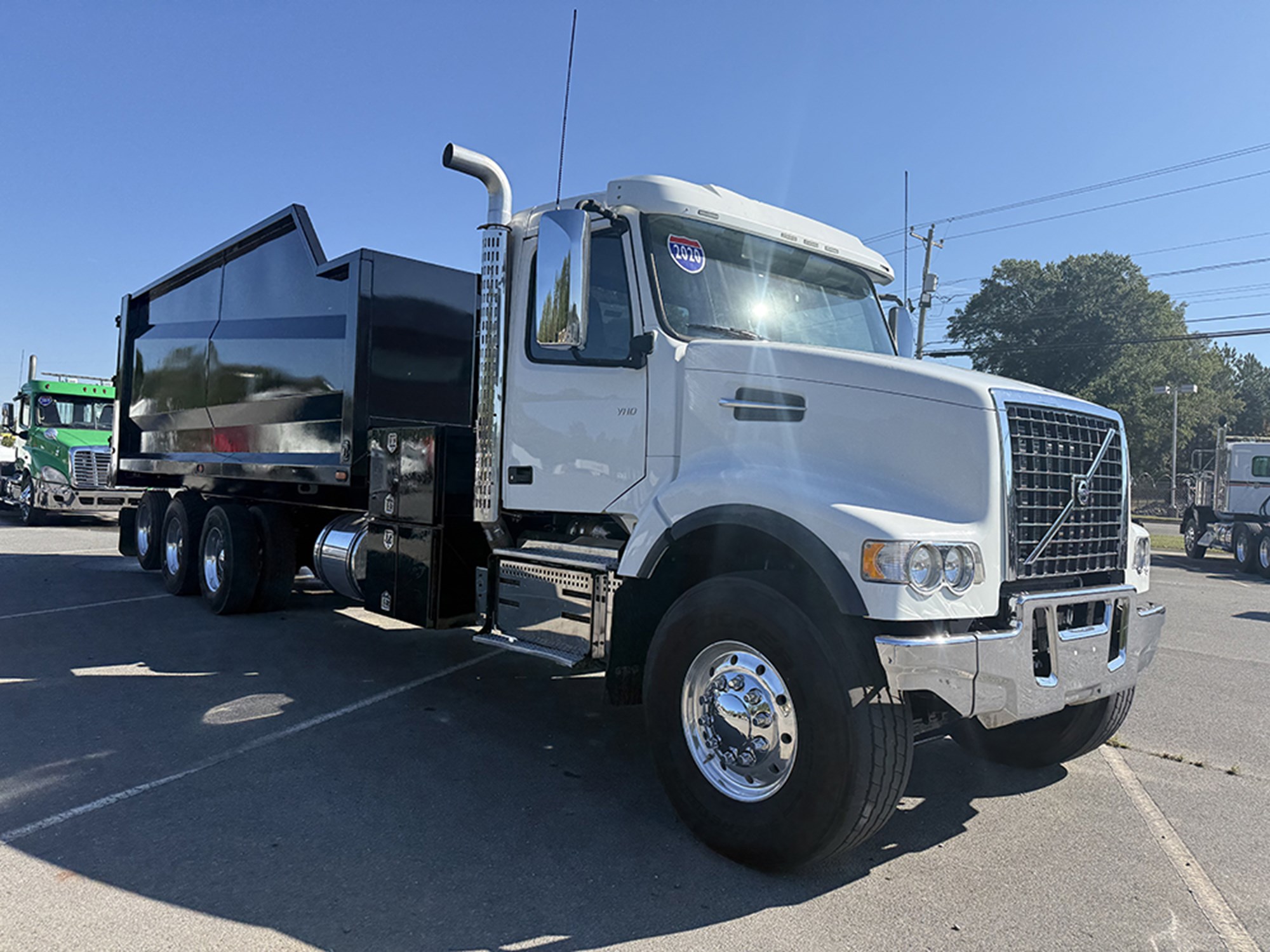 2020 Volvo VHD 300 — photo 2