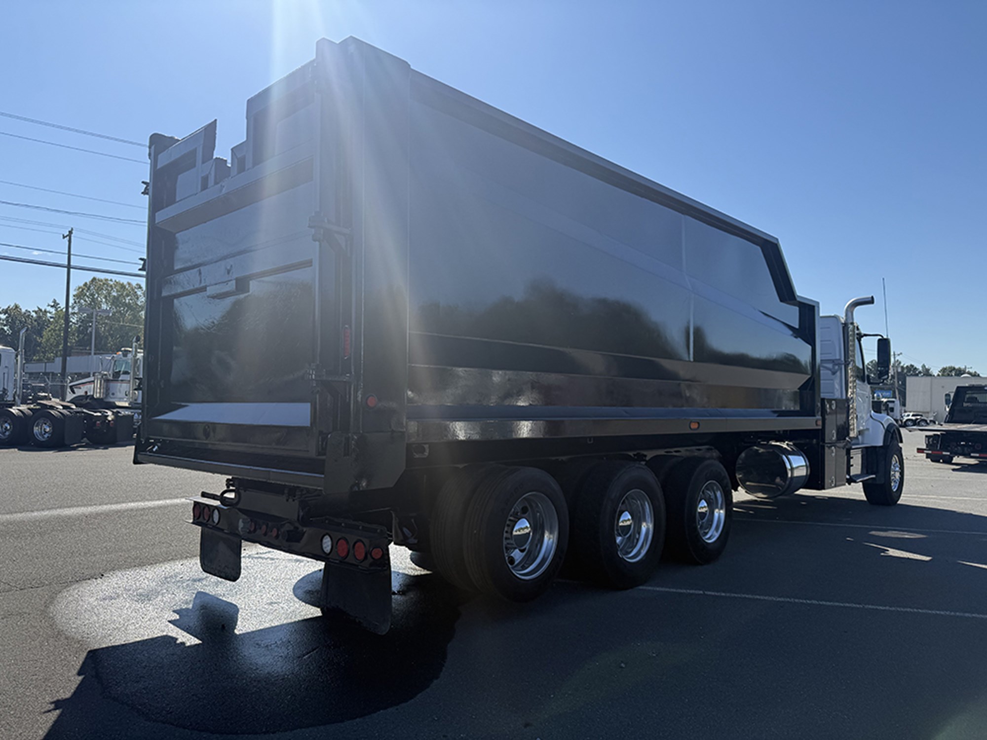 2020 Volvo VHD 300 — photo 4