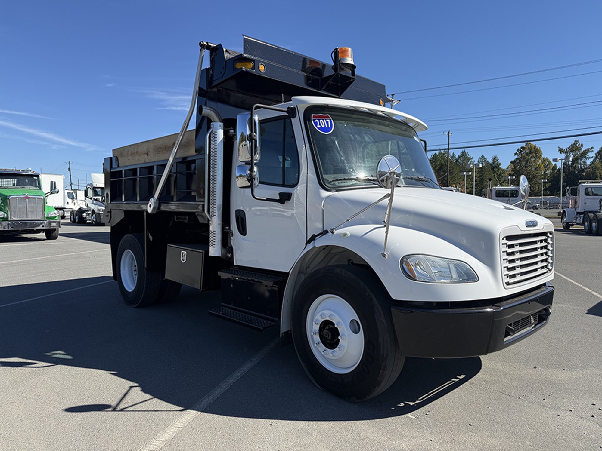 2017 Freightliner M2 2017 Freightliner M2 - image 2 of 6