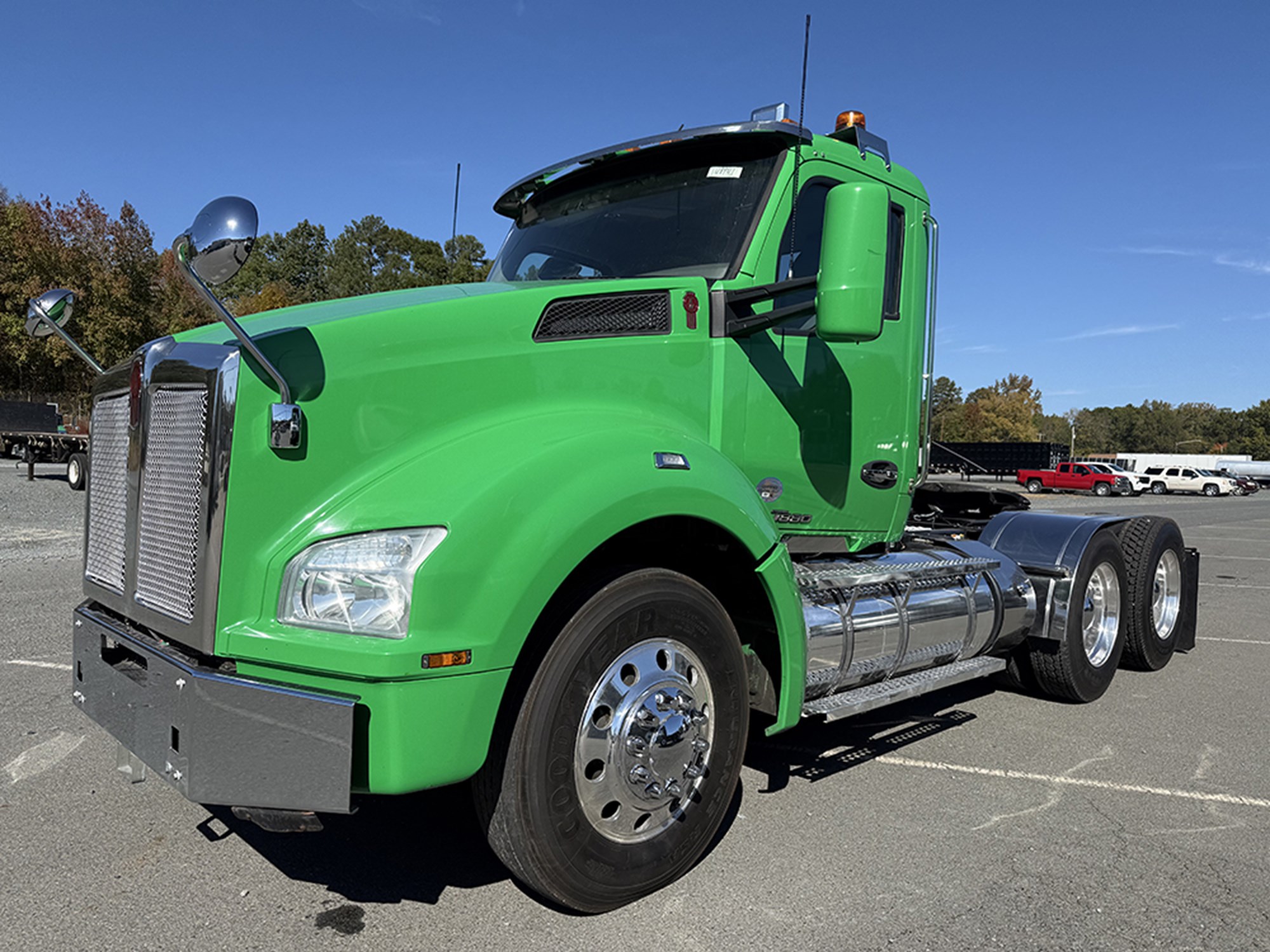 2019 Kenworth T880 2019 Kenworth T880 - image 1 of 6