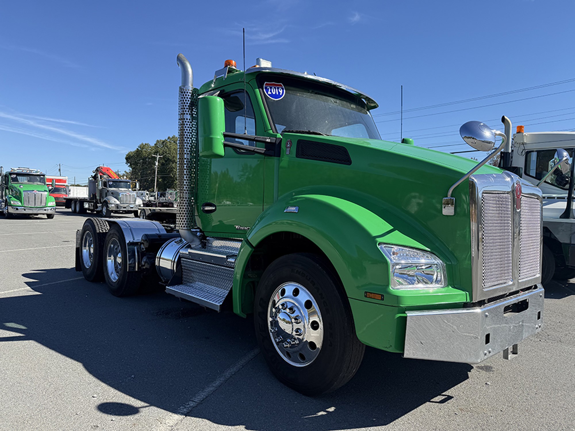 2019 Kenworth T880 2019 Kenworth T880 - image 2 of 6