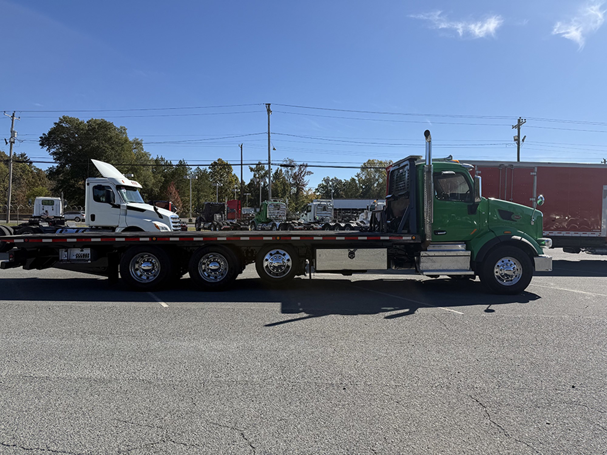2019 Peterbilt 567 2019 Peterbilt 567 - image 3 of 6