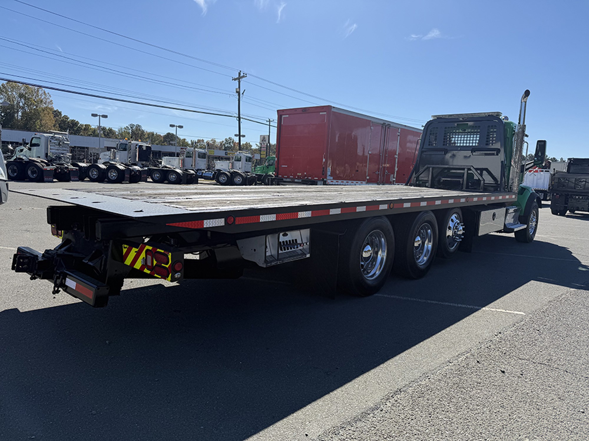 2019 Peterbilt 567 2019 Peterbilt 567 - image 4 of 6